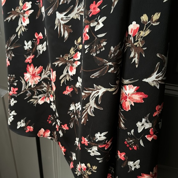 🖤🩷AVEC LES FILLES Floral and Pleated Wrap Dress - Picture 15 of 15